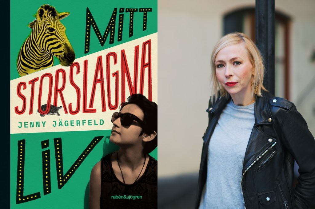 Författaren Jenny Jägerfeld bredvid sin bok Mitt storslagna liv